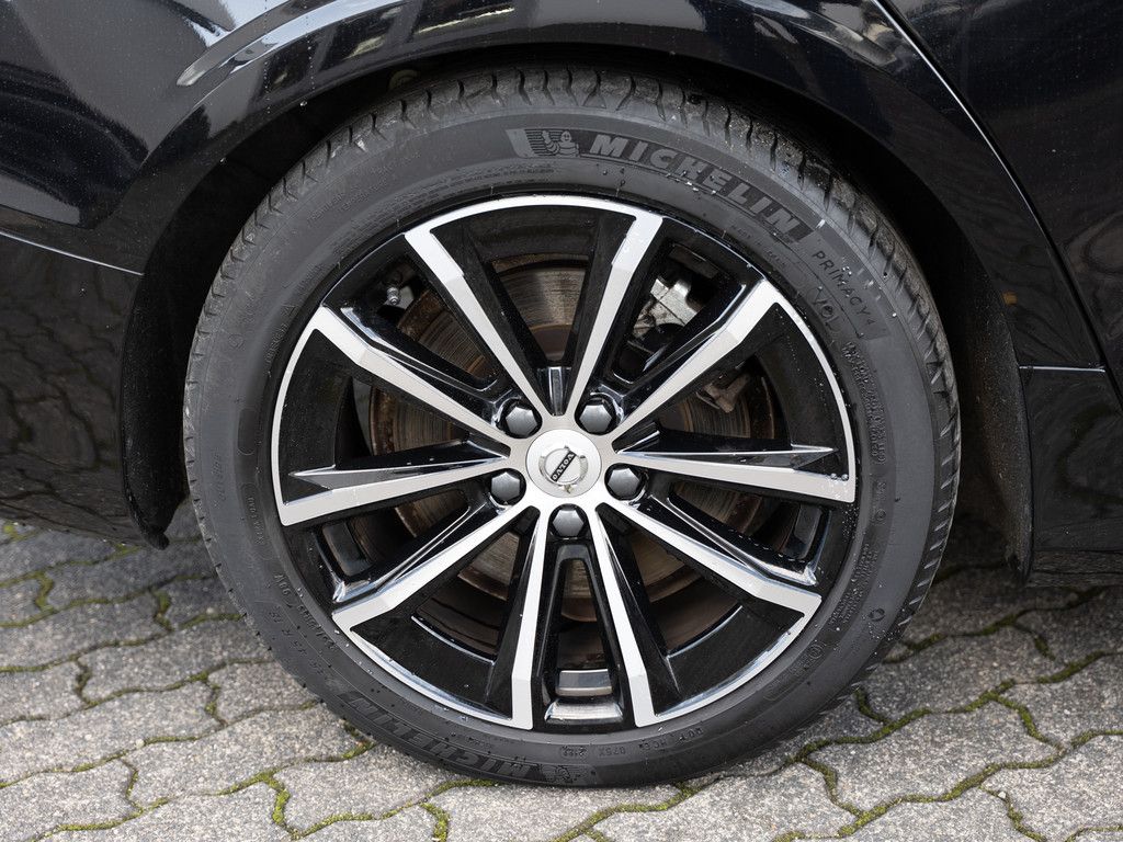 Volvo V60 T6 Core Recharge Plug-In Hybrid AWD AHK LED