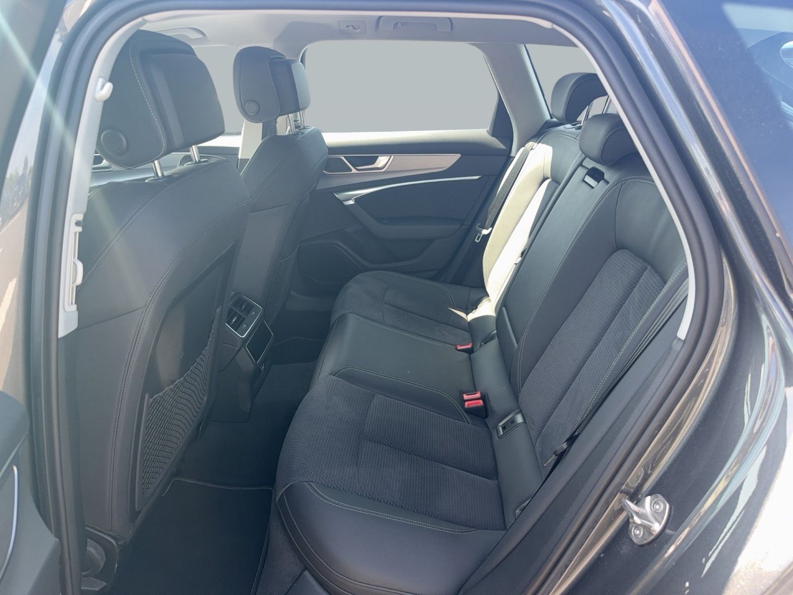 Audi A6 Avant 55 TFSI e quattro S tronic S line AHK