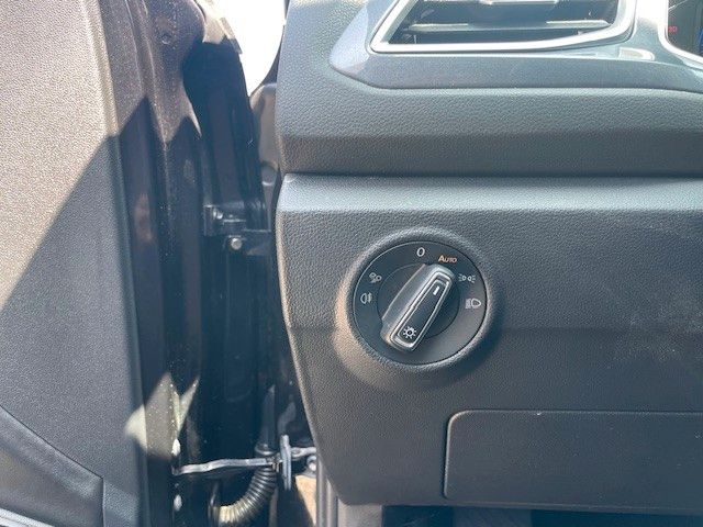 Volkswagen T-Roc 1.5 TSI Style - Samsaru's Car Outlet