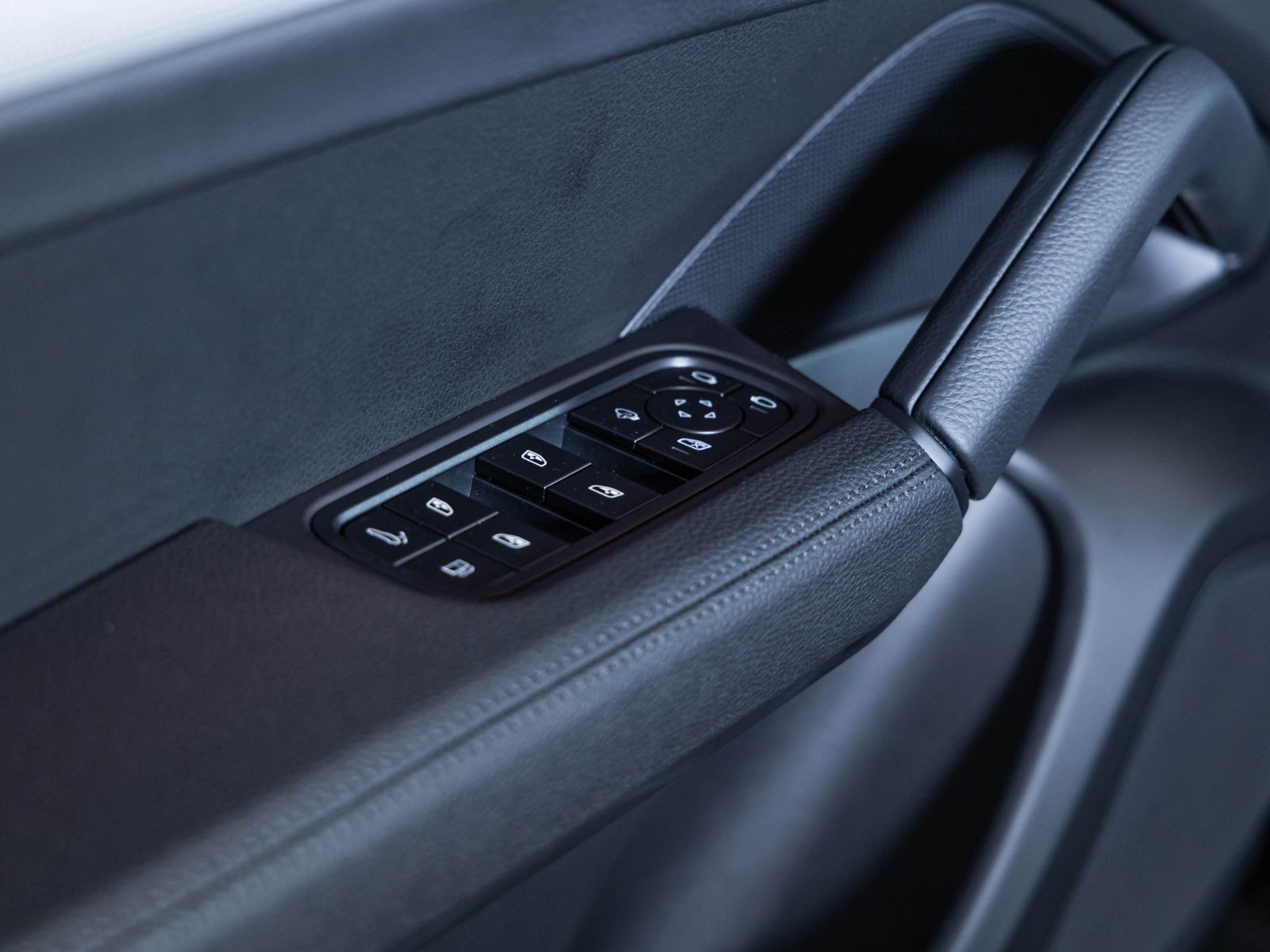 Porsche Cayenne E-Hybrid Panoramadach Luftfederung