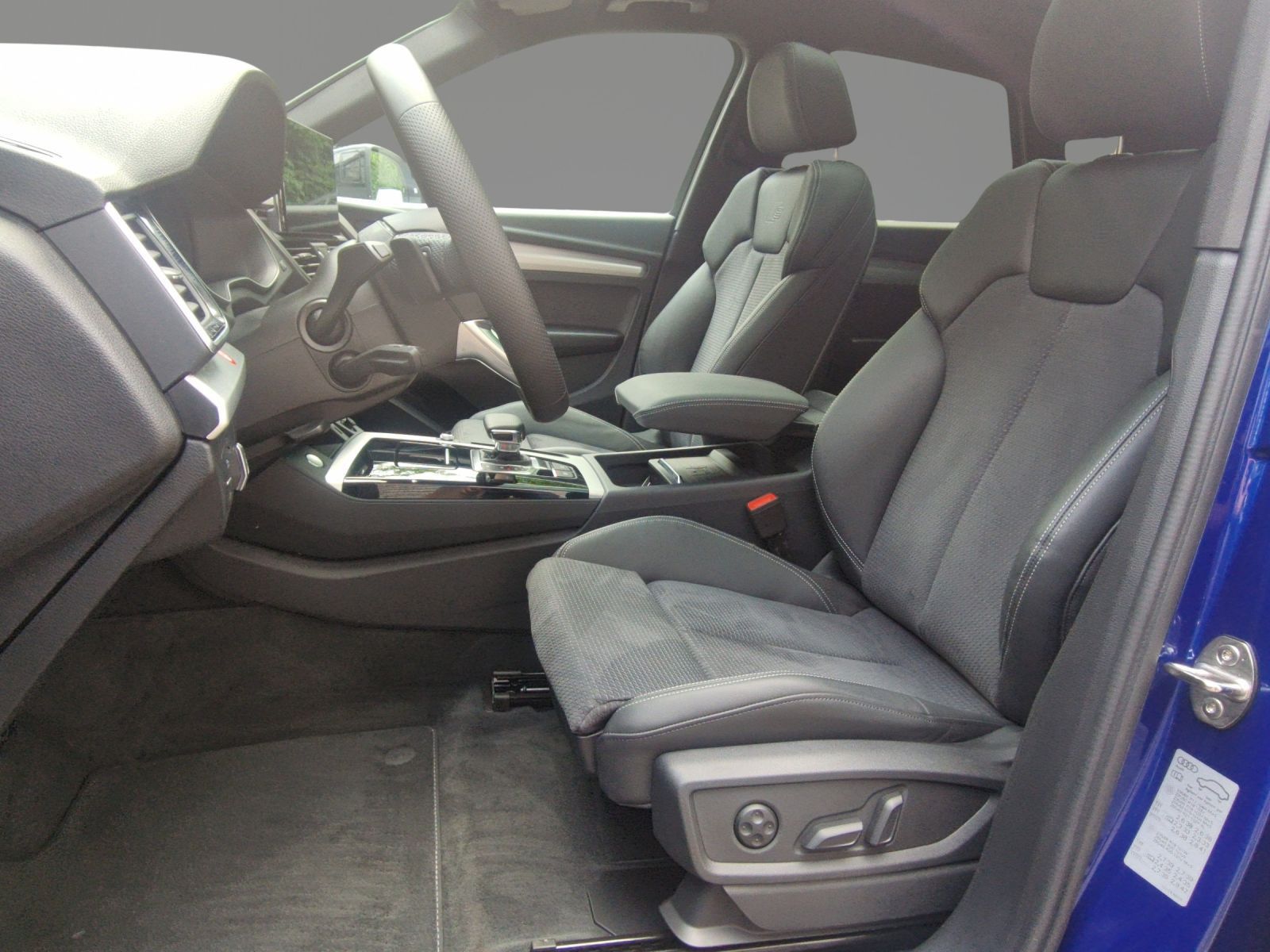 Audi Q5 S-Line Black 55 TFSI e qu 21 AHK PANO 5J.GAR.
