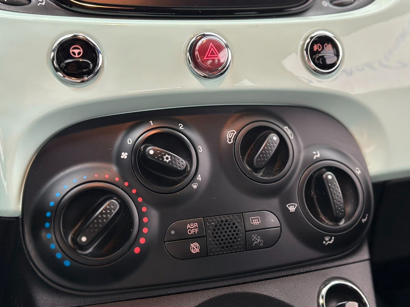 Fiat 500 Lounge - Samsaru's Car Outlet