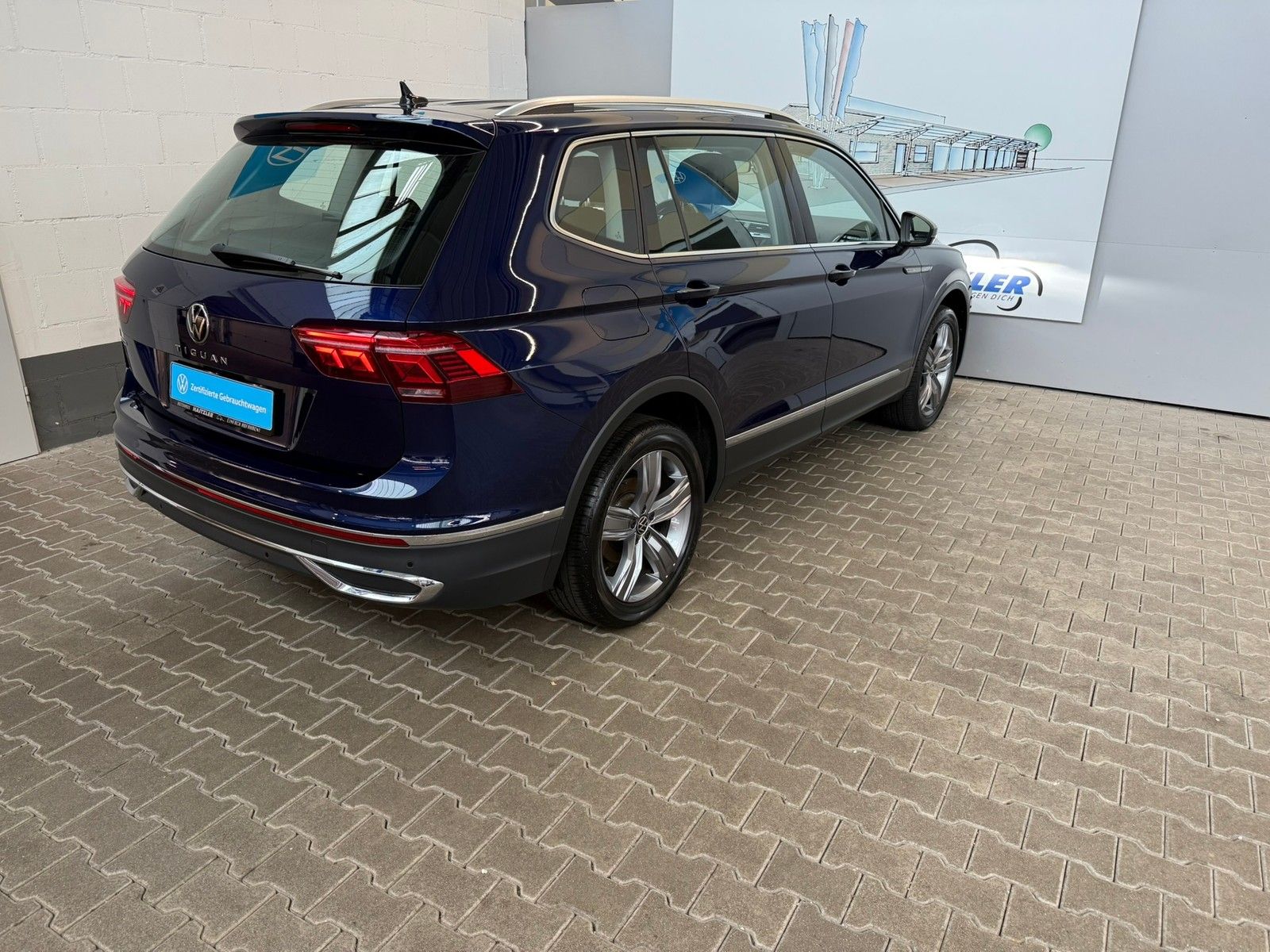 Volkswagen Tiguan Allsp. Elegance 2,0 TDI  +AHK+Navi+Kamera