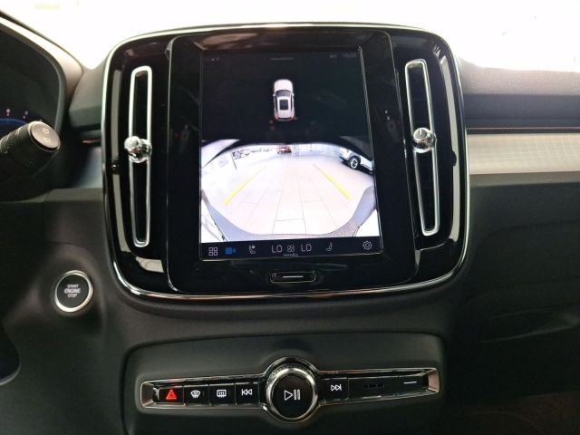 Volvo XC40 B3 Core AHK Allwetterreifen Navi Klimaautom