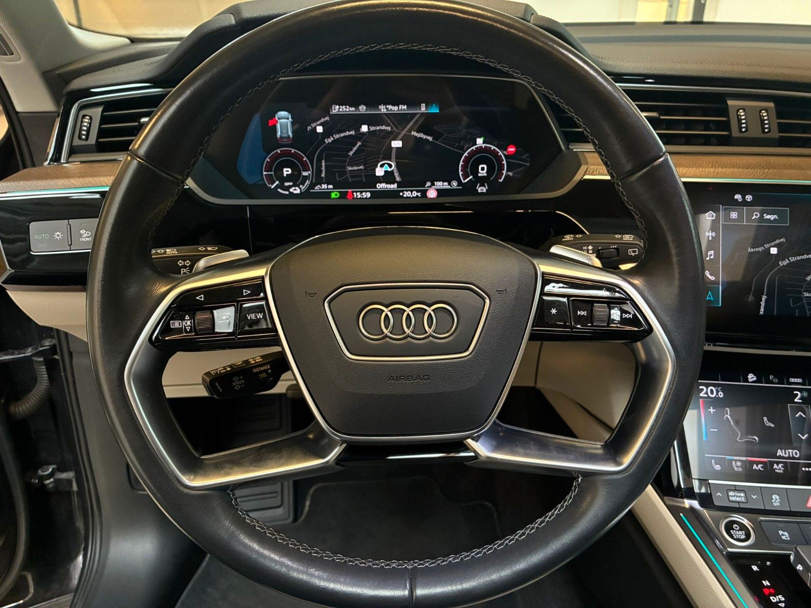 Audi Q8 e-tron 55 quattro S line+ACC+TRAILER+PANO+MEM