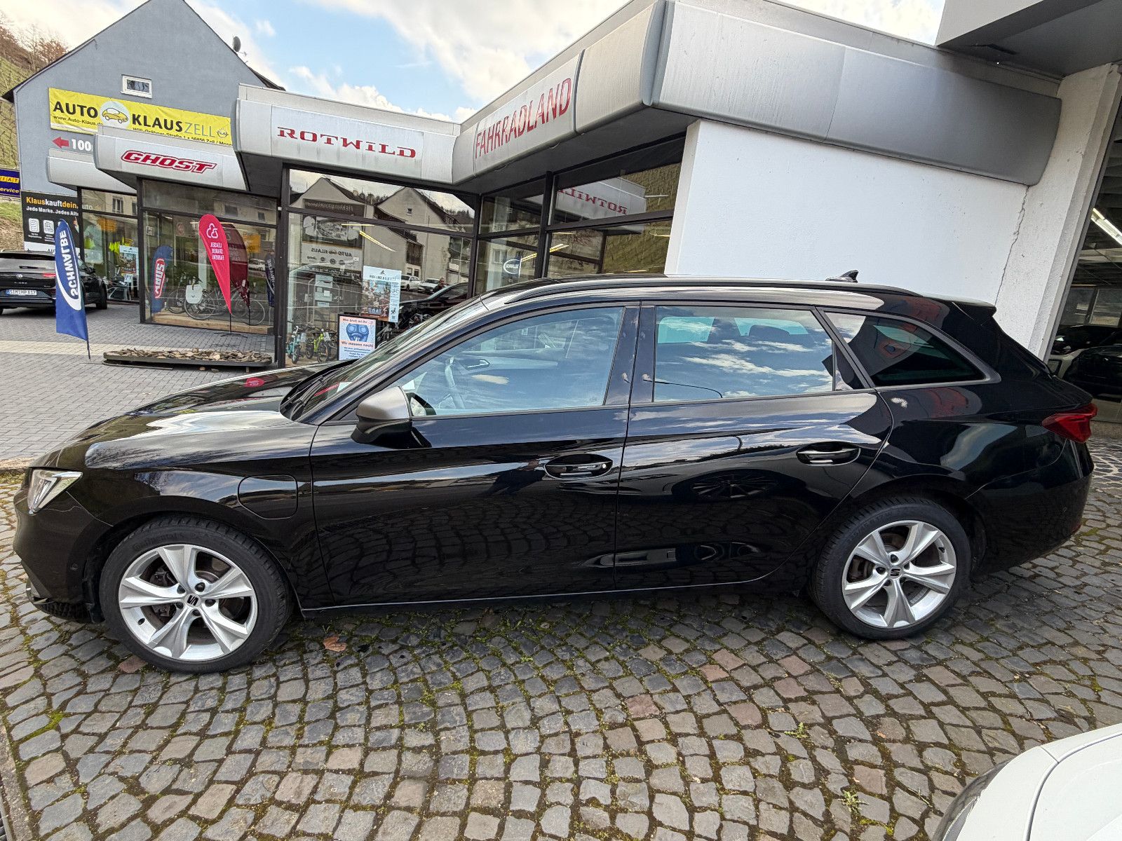 Seat Leon Sportstourer 1.4 e-Hybrid DSG FR      AHK