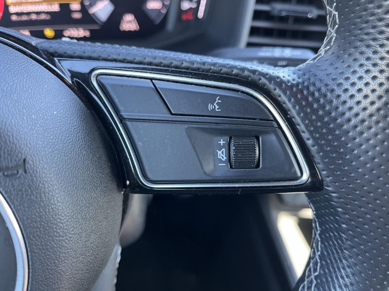 Audi A1 Sportback 1,0 TFSI S-Line Advanced - Samsaru's Car Outlet