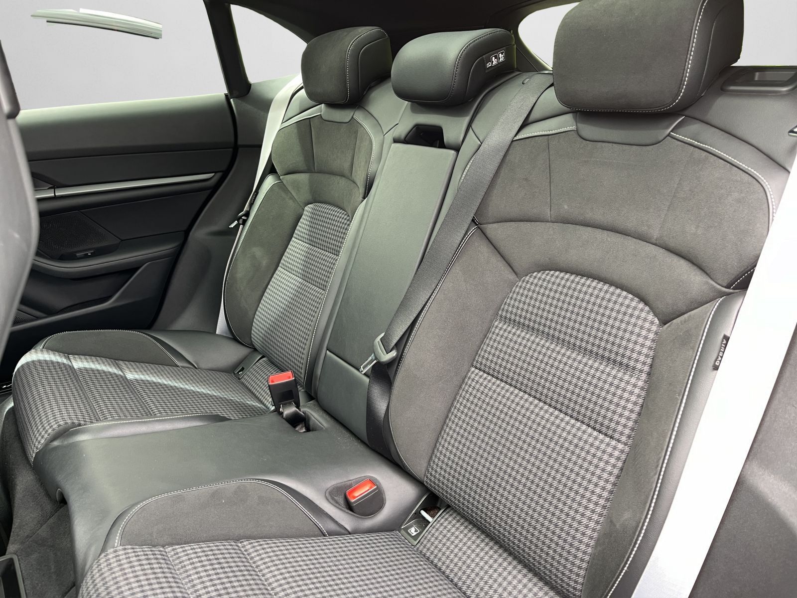 Porsche Taycan 4 Cross Turismo Sport Chrono,BOSE,Pano.,H