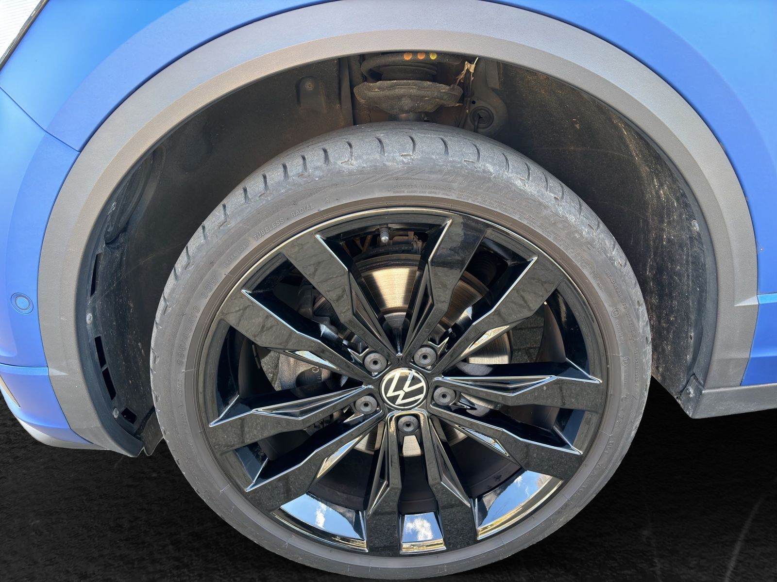 Volkswagen T-Roc 1.5 TSI DSG R-Line - Samsaru's Car Outlet