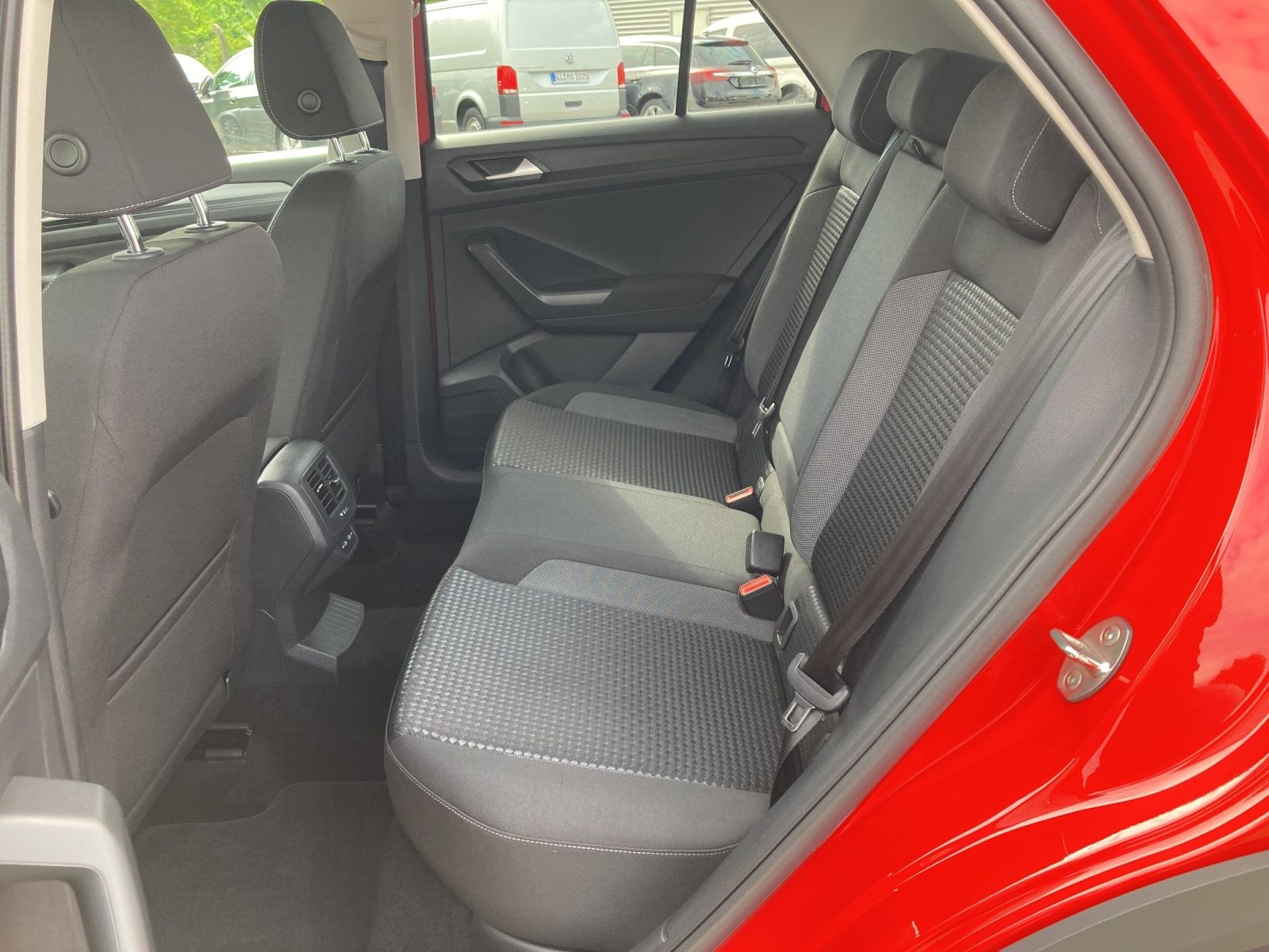 Volkswagen T-Roc TSI DSG Active - Samsaru's Car Outlet