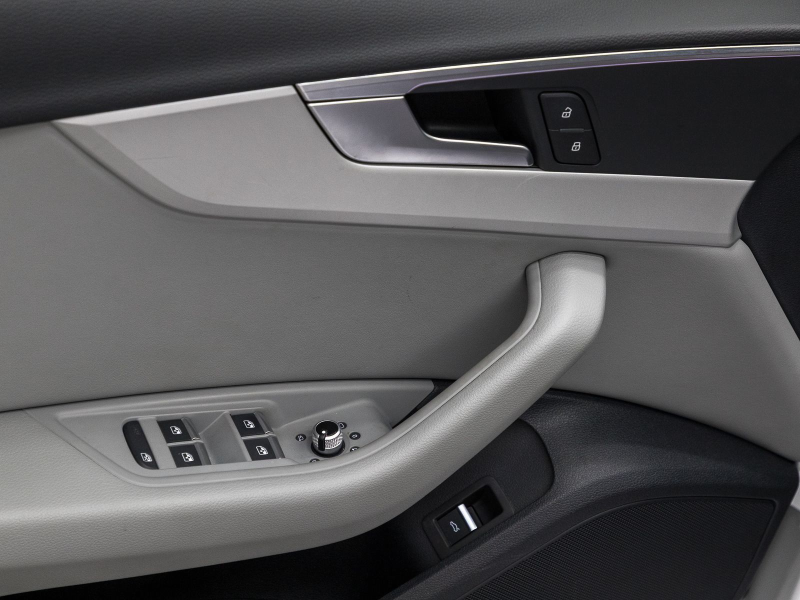 Audi A4 Avant 35 TFSI S LINE - Samsaru's Car Outlet