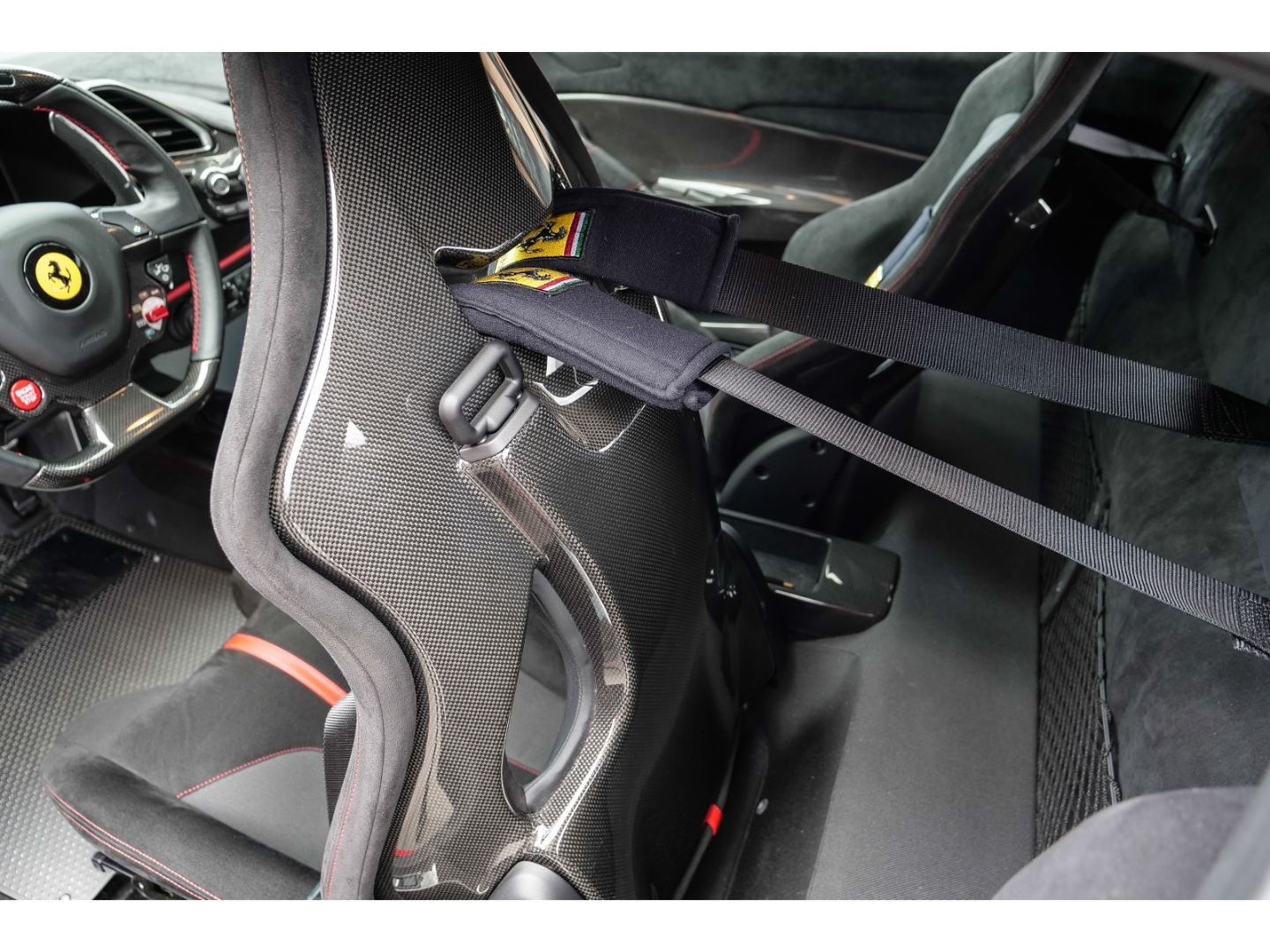 Ferrari 488 Pista - Samsaru's Car Outlet