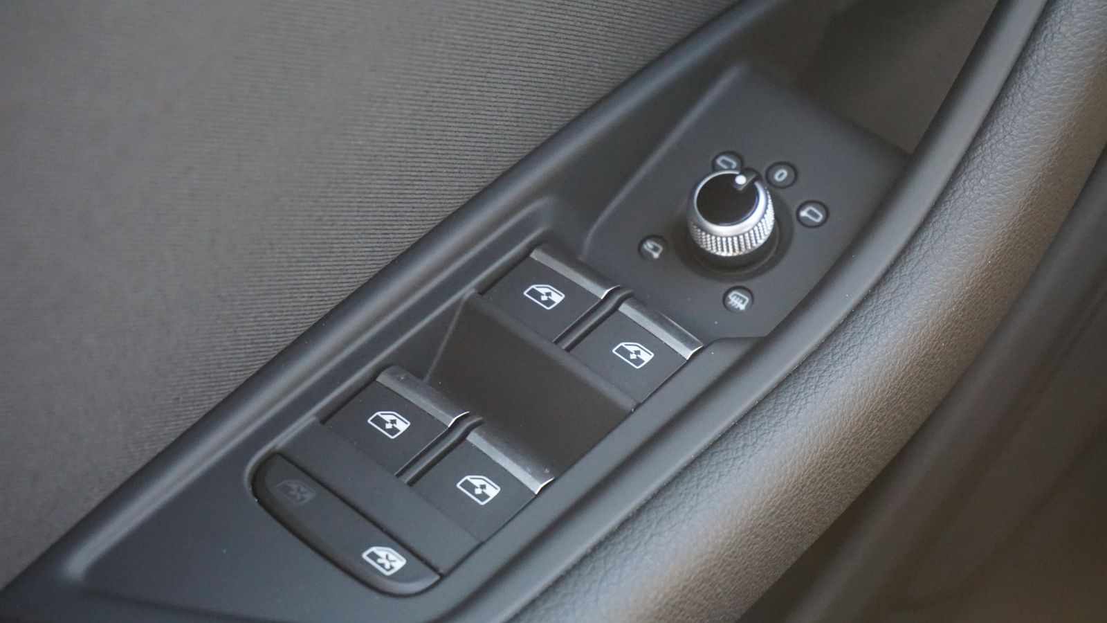 Audi A4 40 quattro S-Line - Samsaru's Car Outlet