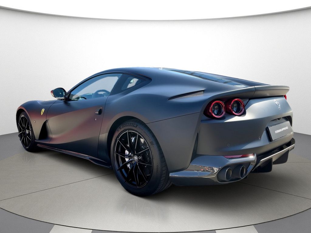 Ferrari 812 Superfast - Samsaru's Car Outlet
