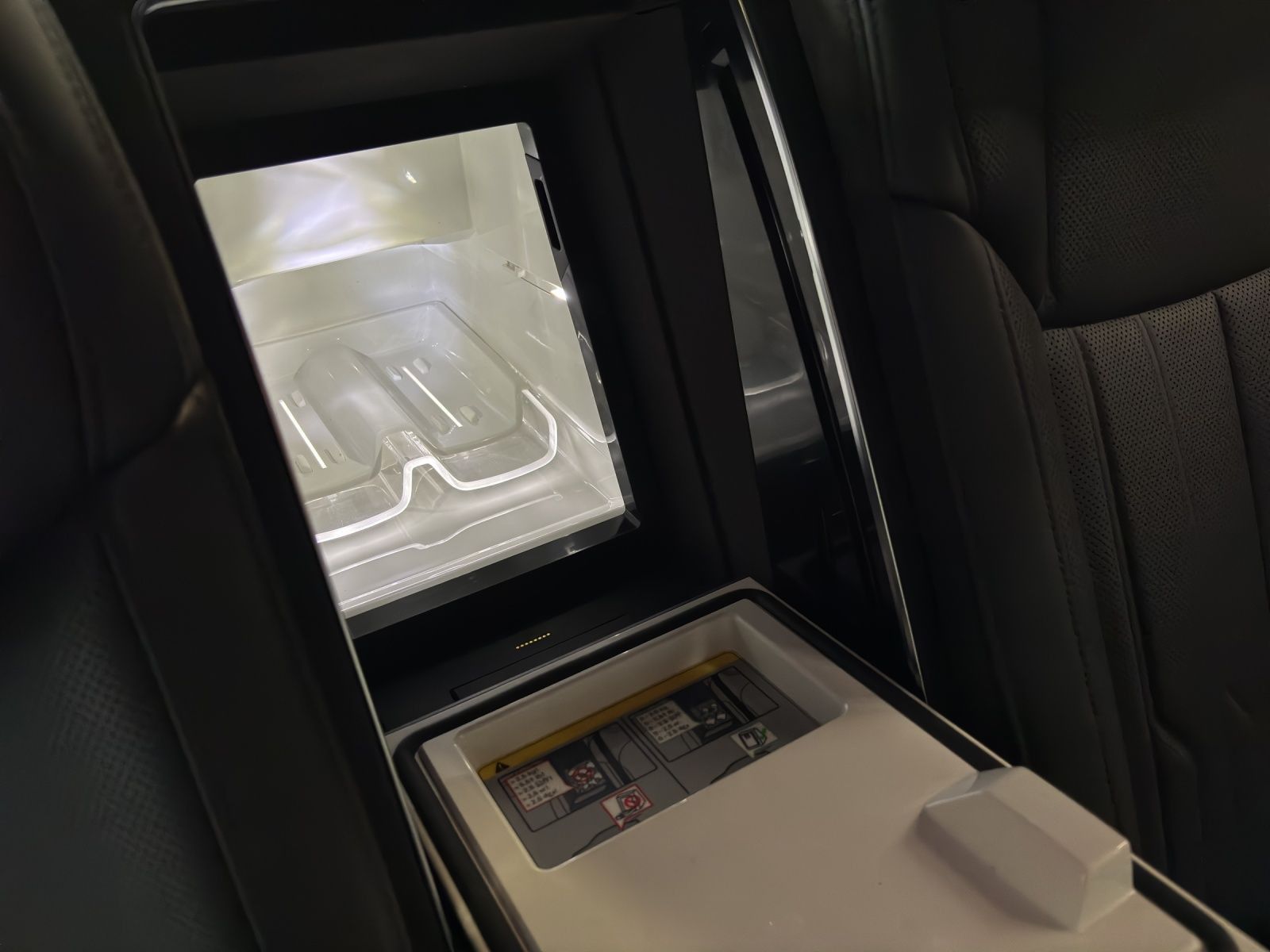 Audi A8 L 60 TFSIe quattro - Samsaru's Car Outlet