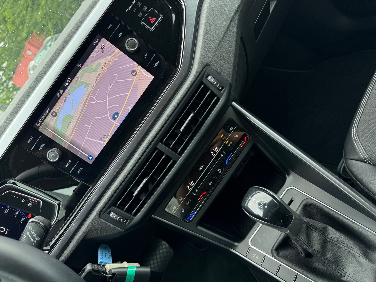 Volkswagen Taigo 1.0 TSI Style - Samsaru's Car Outlet
