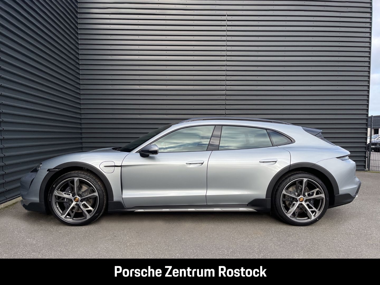 Porsche Taycan 4 Cross Turismo InnoDrive LED-Matrix