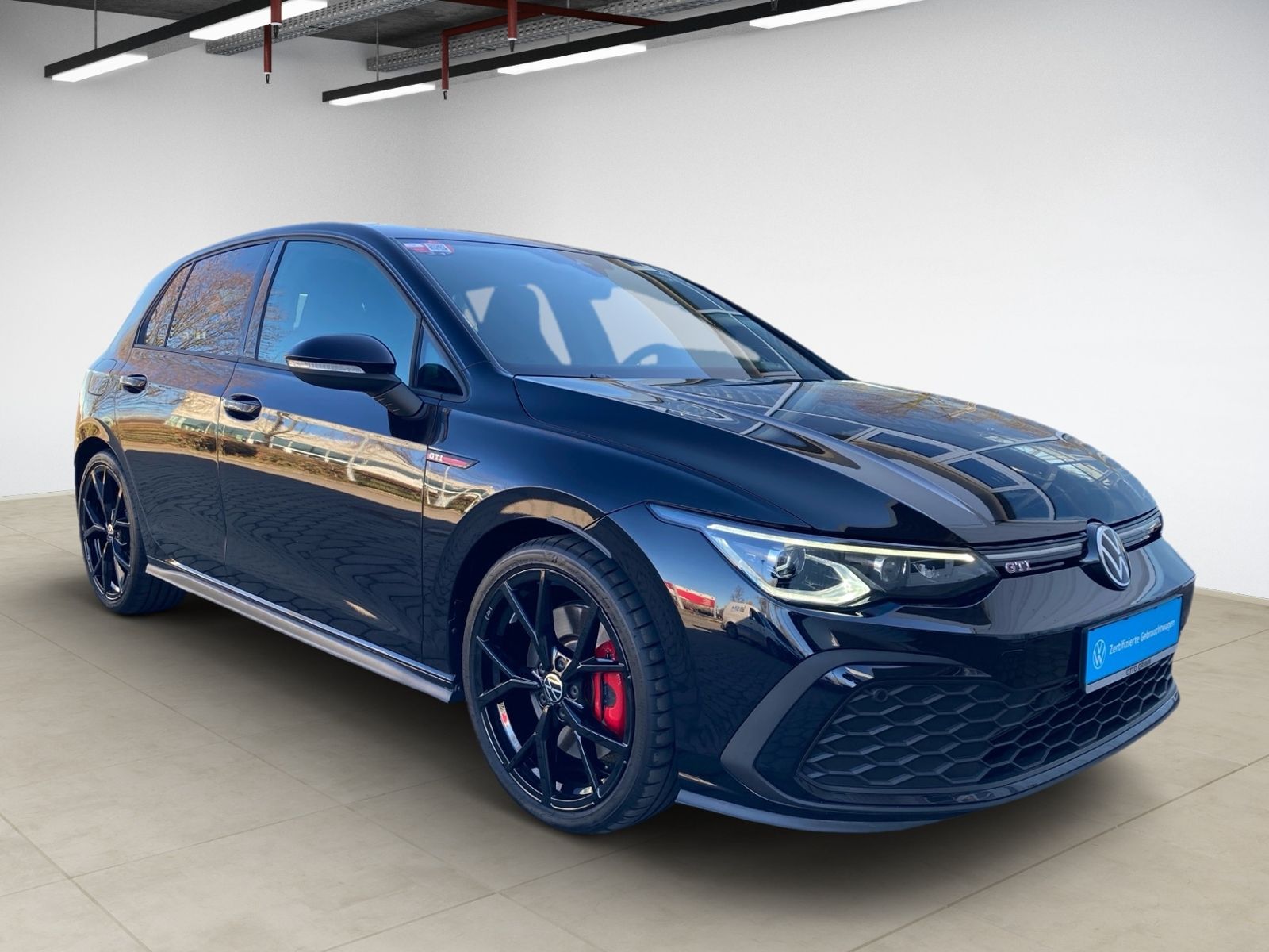 Volkswagen Golf VIII 2.0 TSI GTI DSG Black - Samsaru's Car Outlet