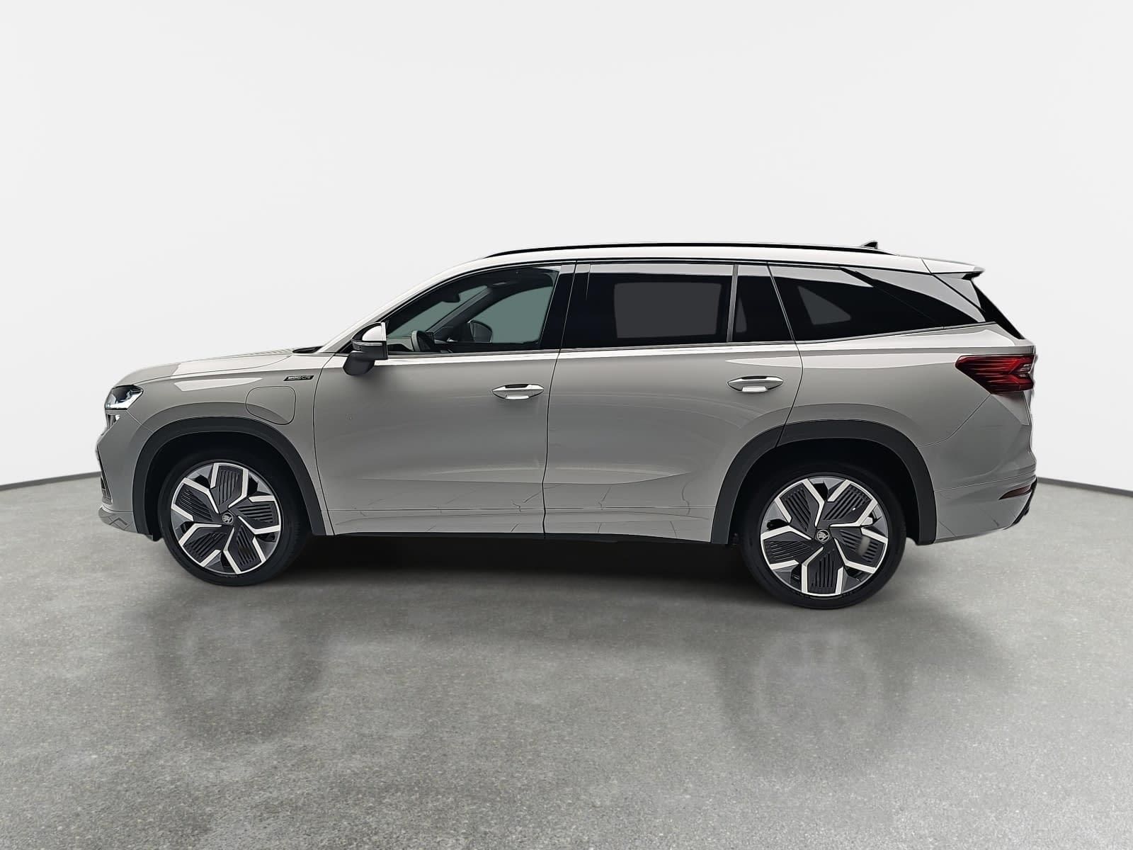 Skoda 1.5 TSI DSG IV PHEV SPORTLINE AHK PANO LM