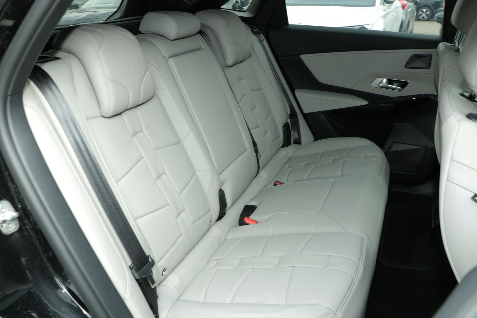 DS Automobiles DS7 Crossback 1.6 Hybrid 4x4 Navi/ Sitzh./ Focal