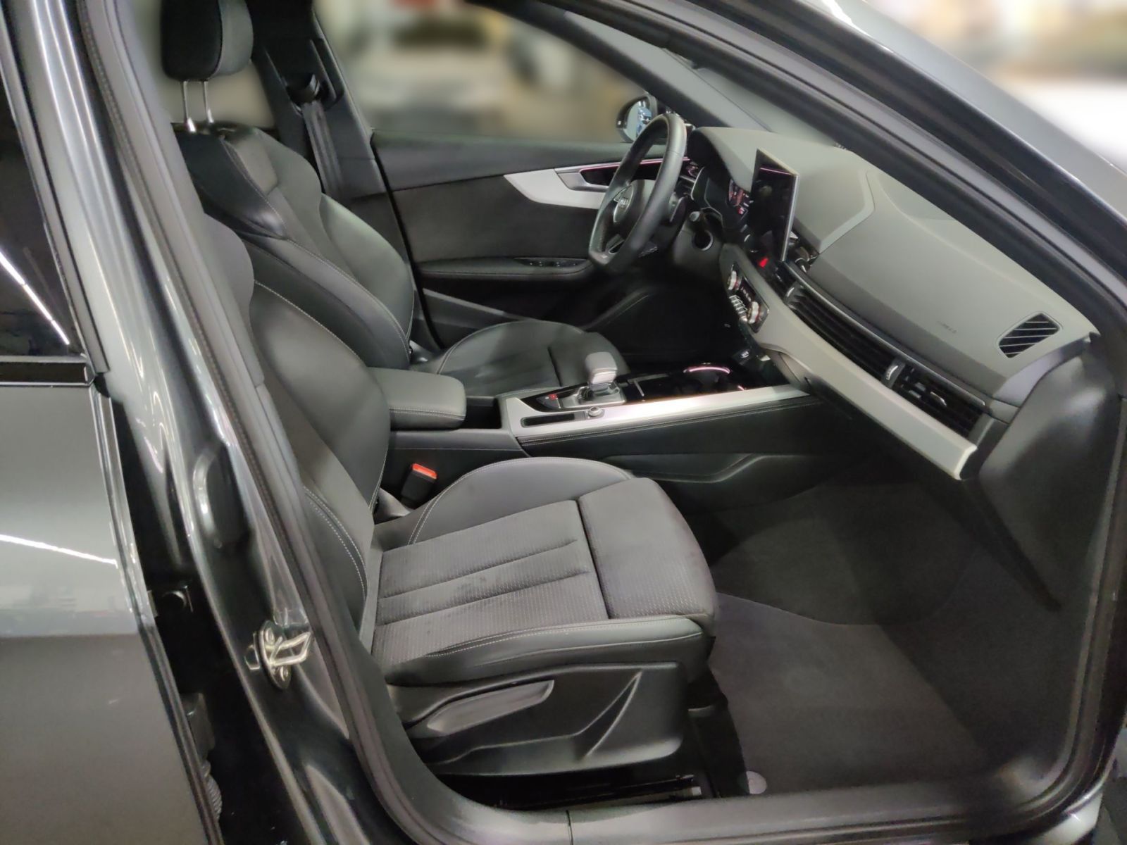 Audi A4 Avant 40 TDI s-line CompetitionPlus - Samsaru's Car Outlet