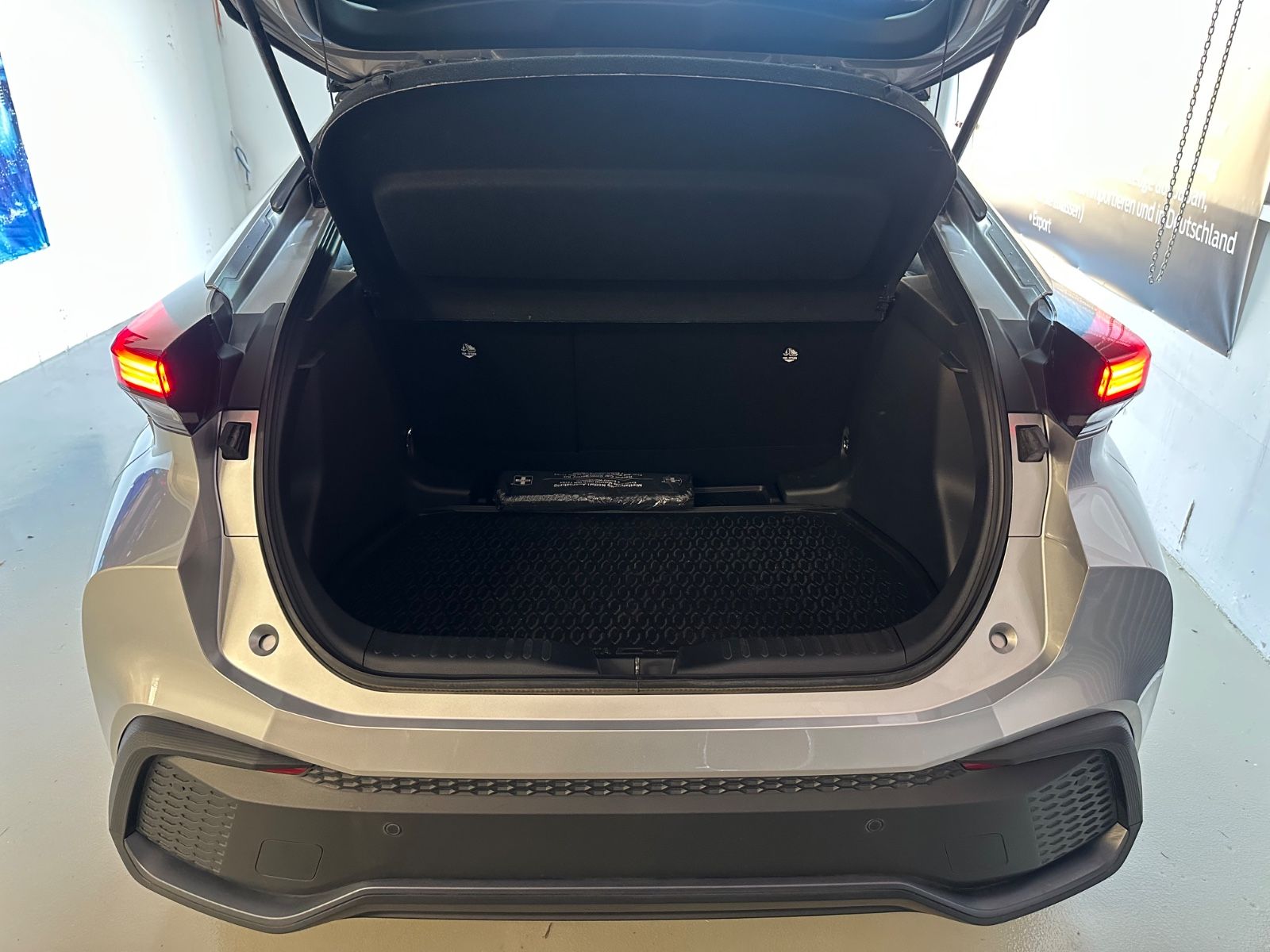 Toyota C-HR Hybrid FWD Team Deutschland
