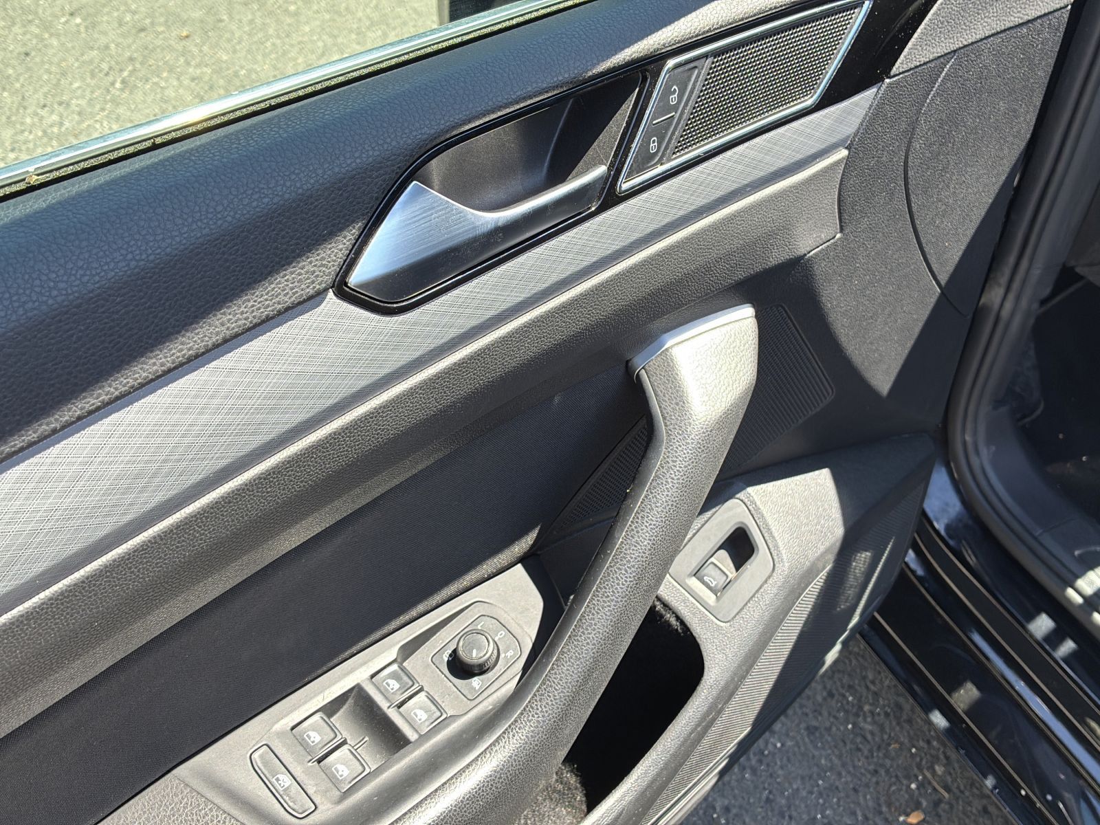 Volkswagen Passat Variant 1.5 TSI Business DSG - Samsaru's Car Outlet