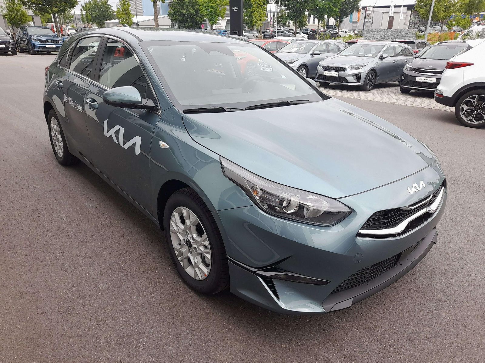 Kia Ceed Vision - Samsaru's Car Outlet