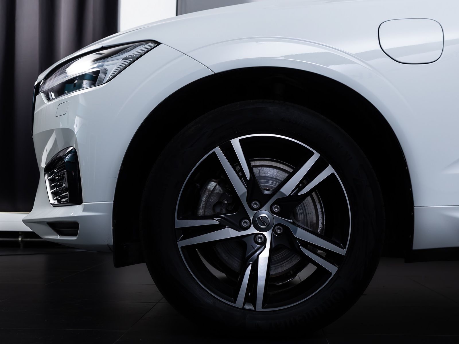 Volvo XC60 R Design Recharge *LED*STDHZ*AHK*360°