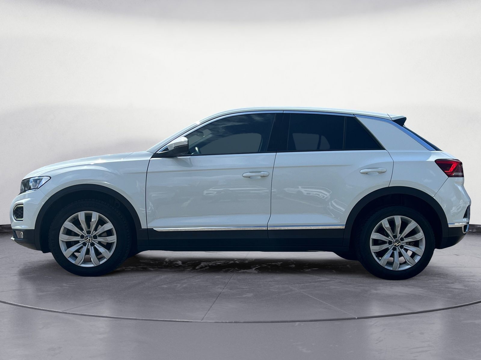 Volkswagen T-Roc 1.5 TSI ACT Sport - Samsaru's Car Outlet