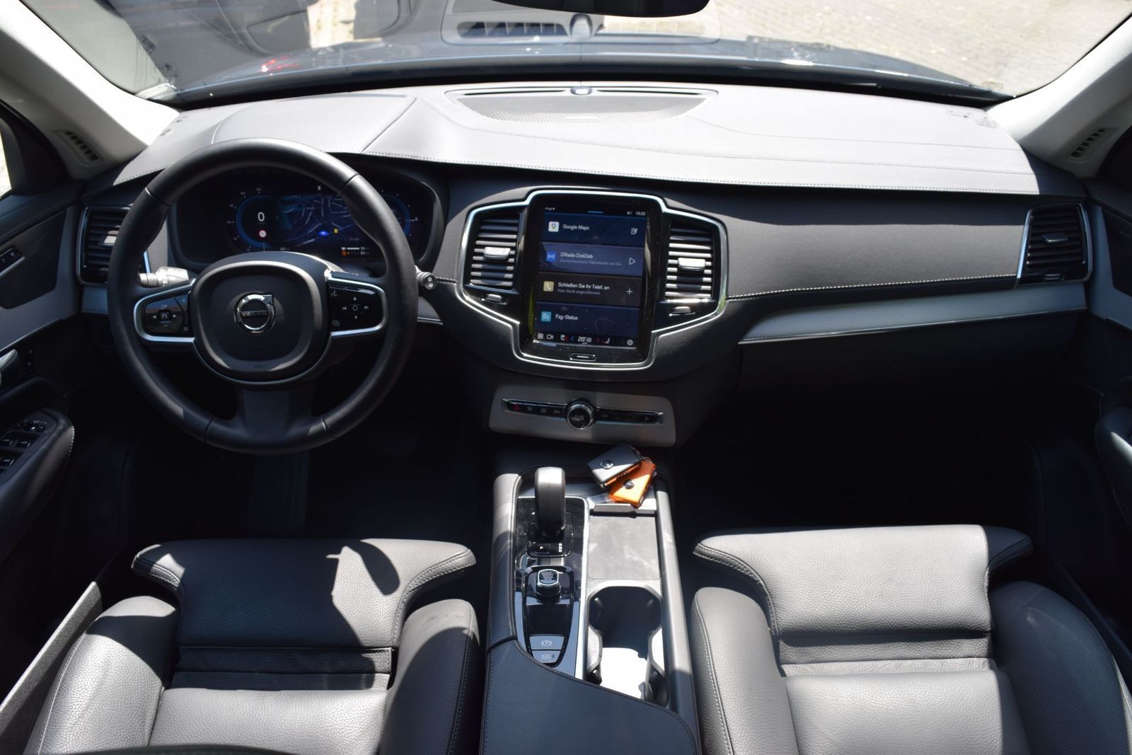 Volvo XC90 T8 AWD Plus Bright - Samsaru's Car Outlet