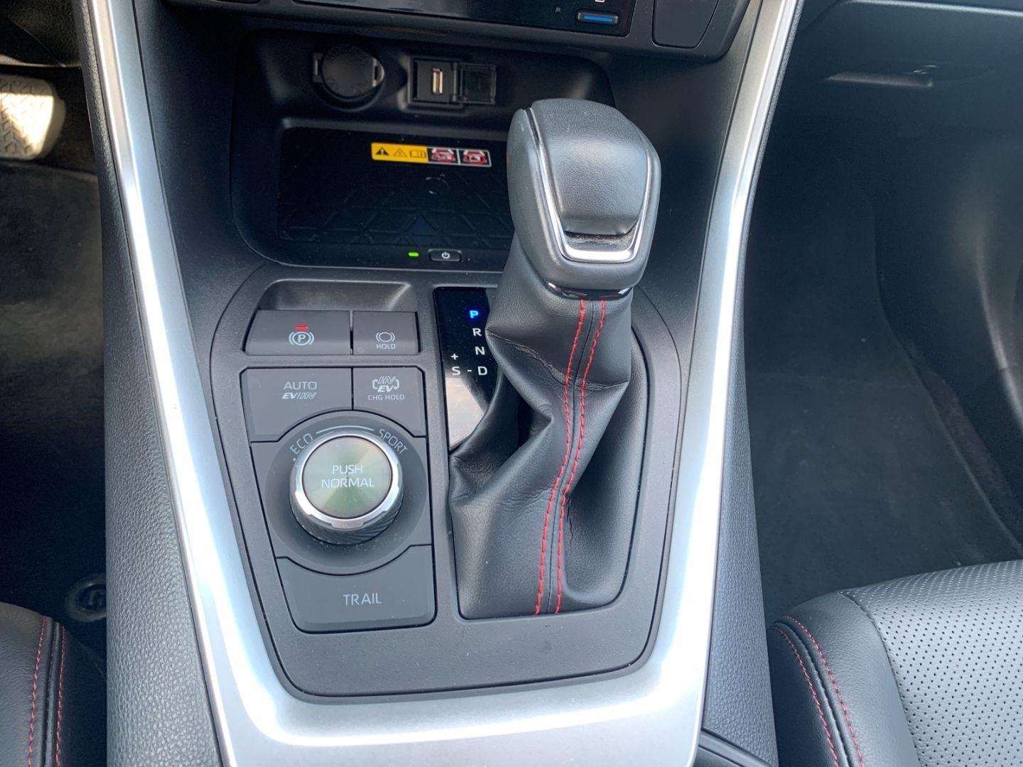 Toyota RAV 4 Plug-in Hybrid 4x4 - Samsaru's Car Outlet