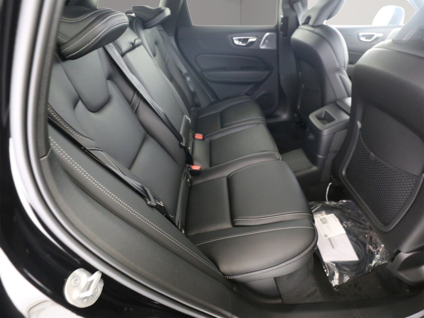 Volvo XC60 T8 Ultra Black Edition Recharge Plug-In - Samsaru's Car Outlet