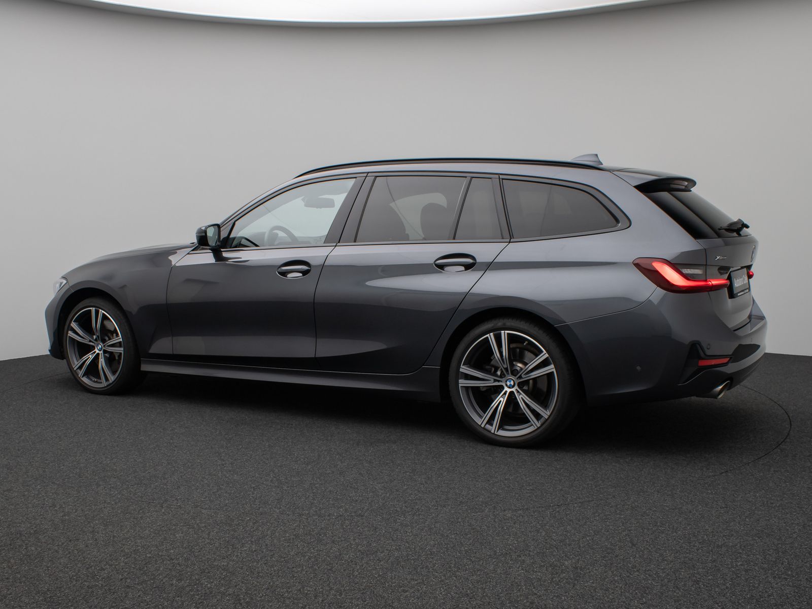BMW 330i xD SportLine - Samsaru's Car Outlet