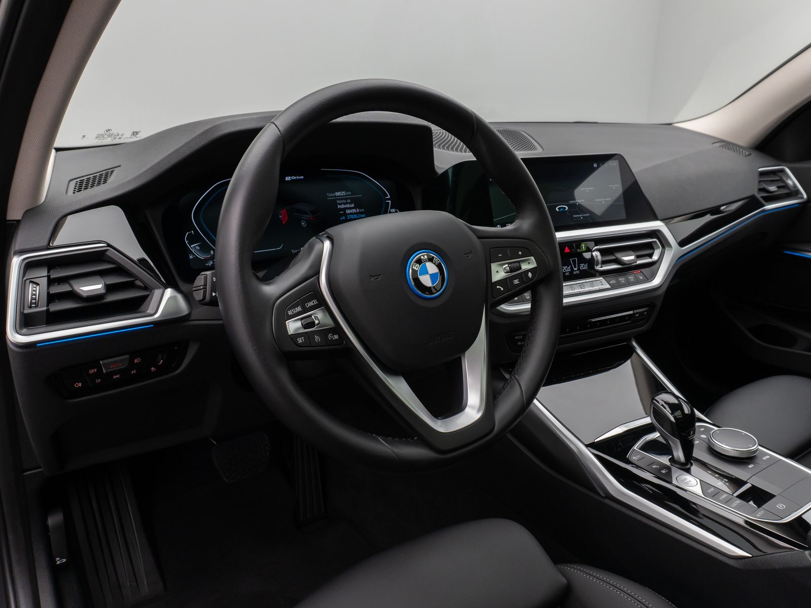 BMW 320e Sport Line - Samsaru's Car Outlet