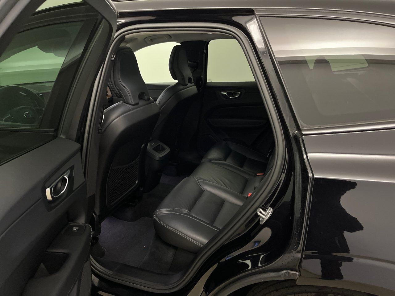 Volvo XC 60 B4 AHK S-Dach El.Heckkl.
