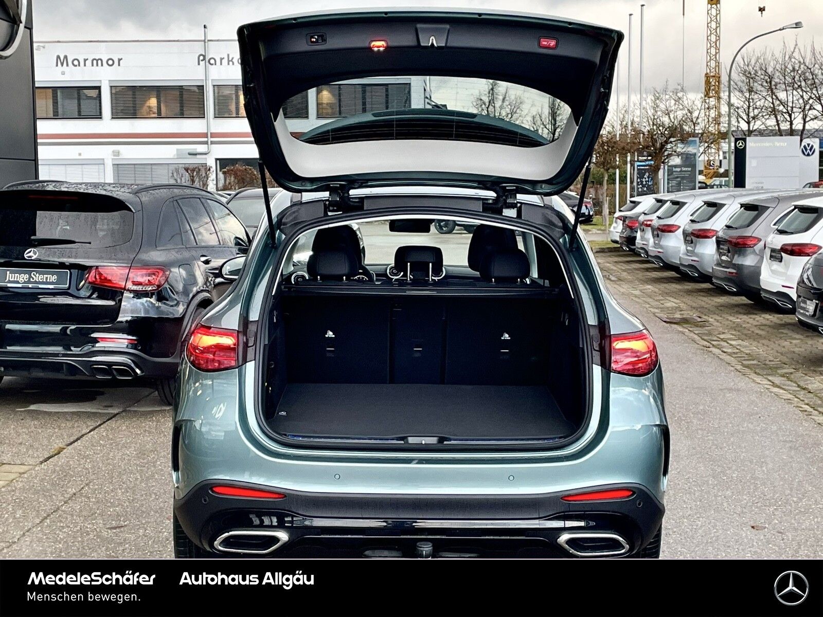 Mercedes-Benz GLC 300 4M AMG Night Distr AHK DigLi Burm3D Pano