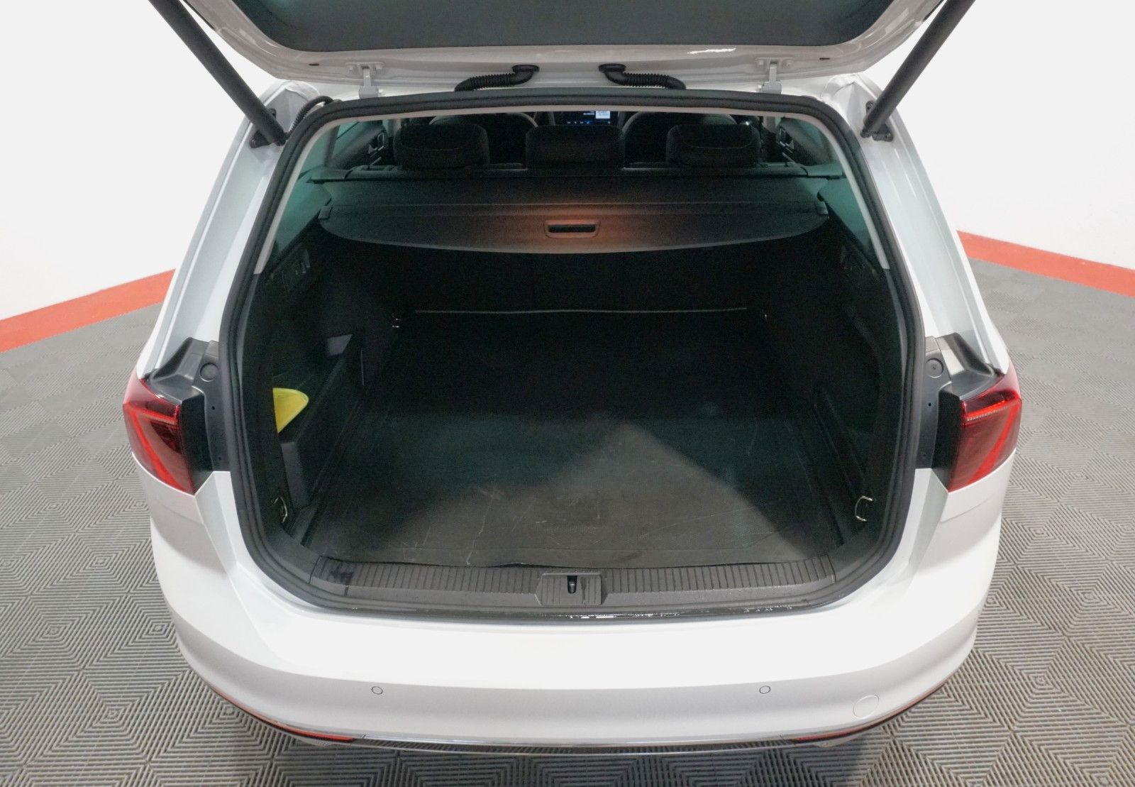 Volkswagen Passat Variant R-Line 4Motion 2.0 TDI*STDHZ*ACC