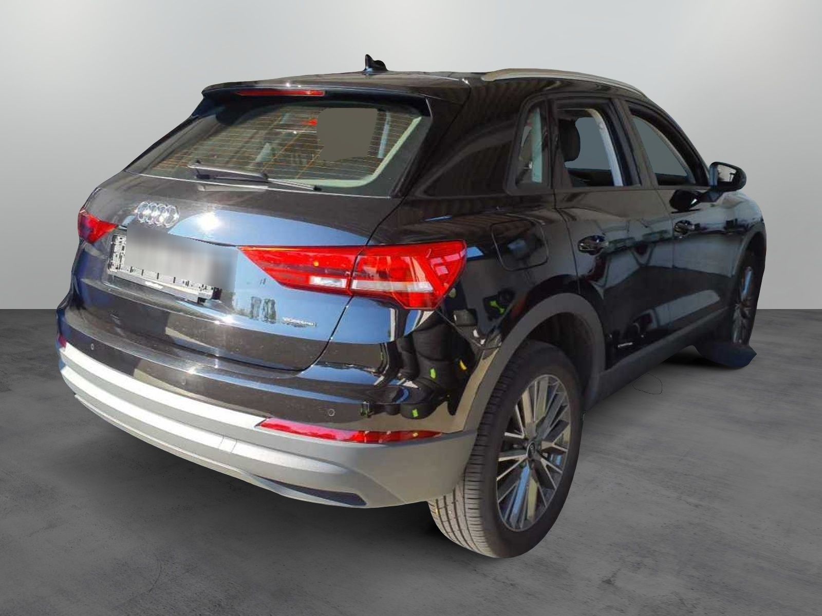 Audi Q3 40 TFSI quattro S-tronic - Samsaru's Car Outlet