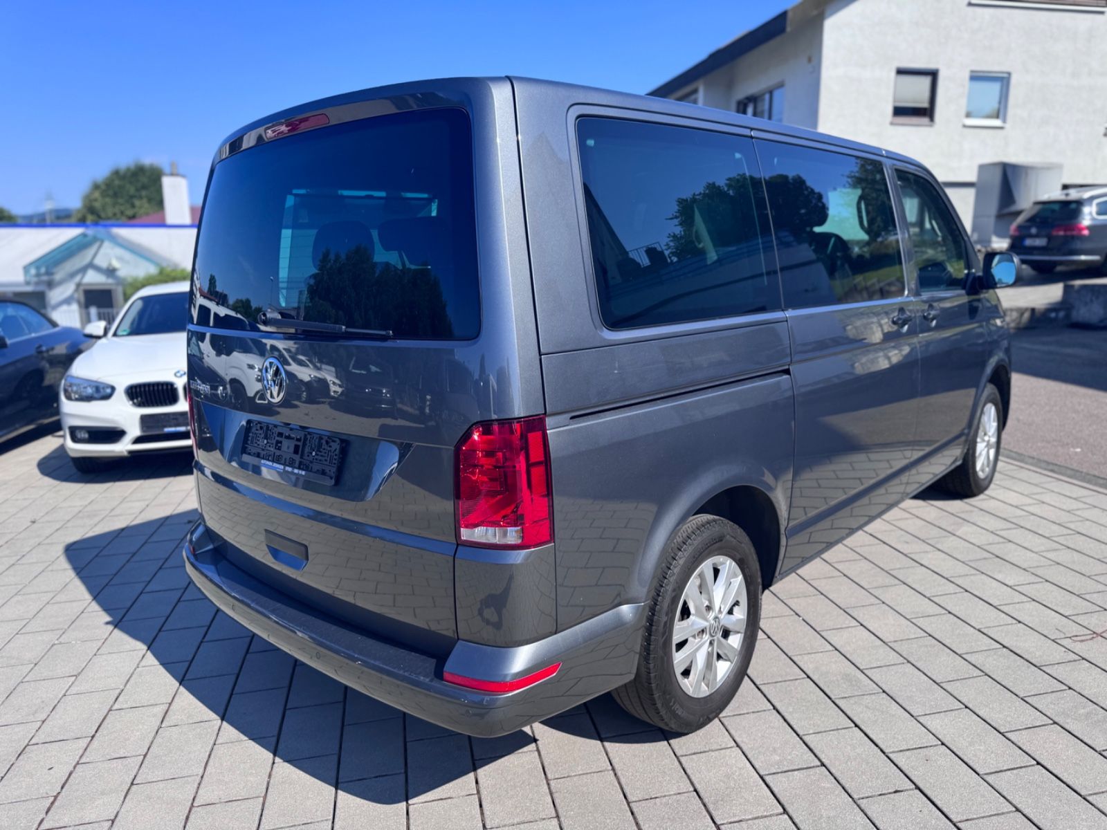 Volkswagen T6 Multivan DSG - Samsaru's Car Outlet