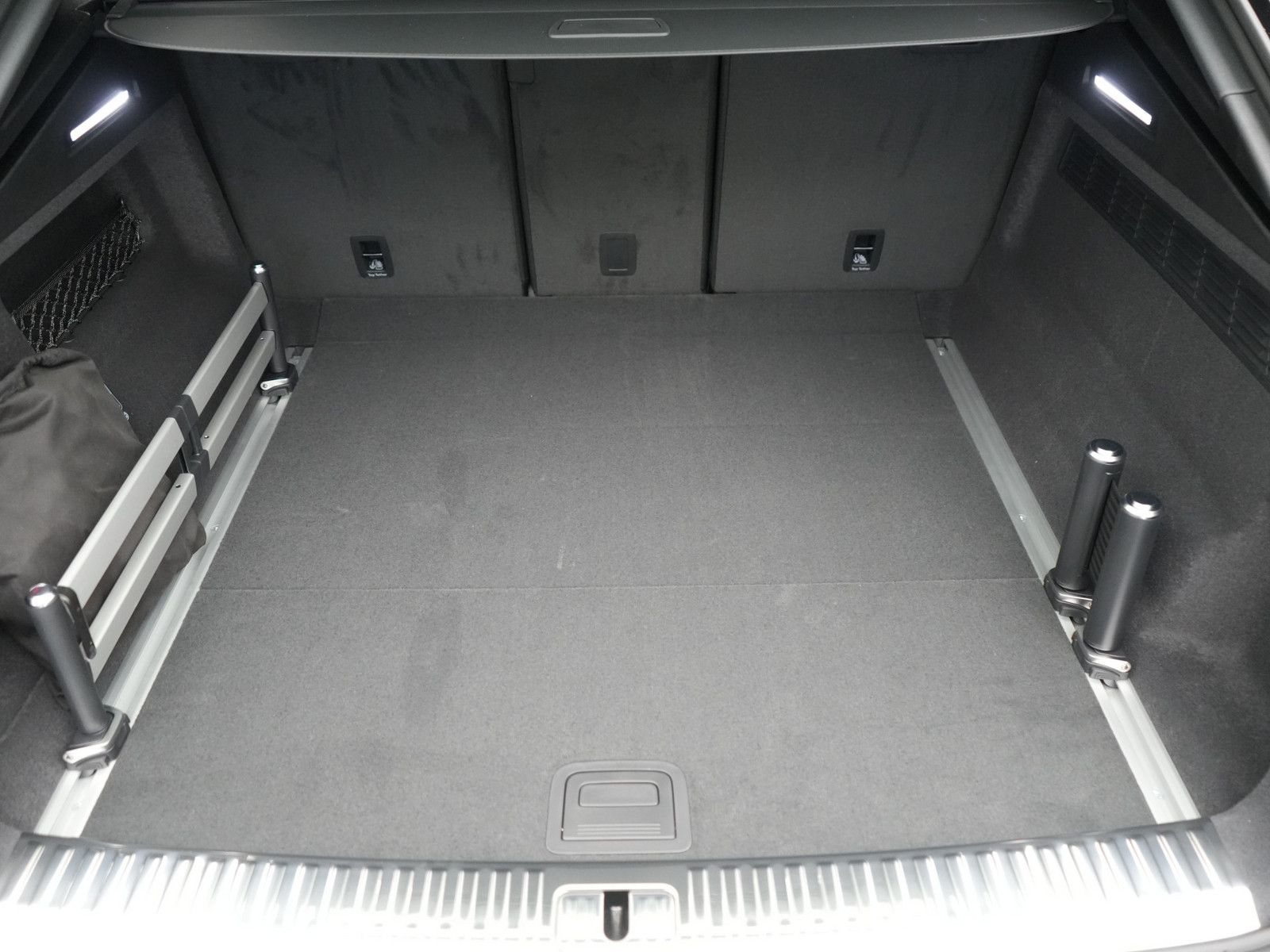Audi Q8 S line business LASER B&O STANDHZ LEDER-RAUTE