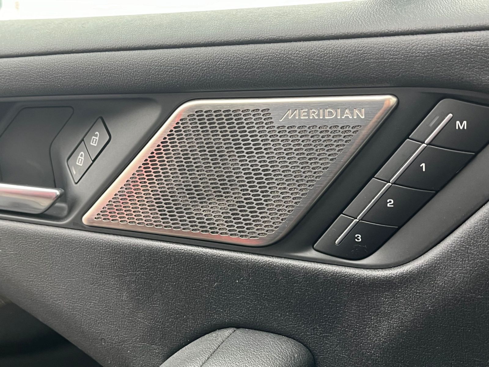 Jaguar I-Pace EV320 SE - LED+SHZ+RFK+LEDER+TEMP+MERIDIA