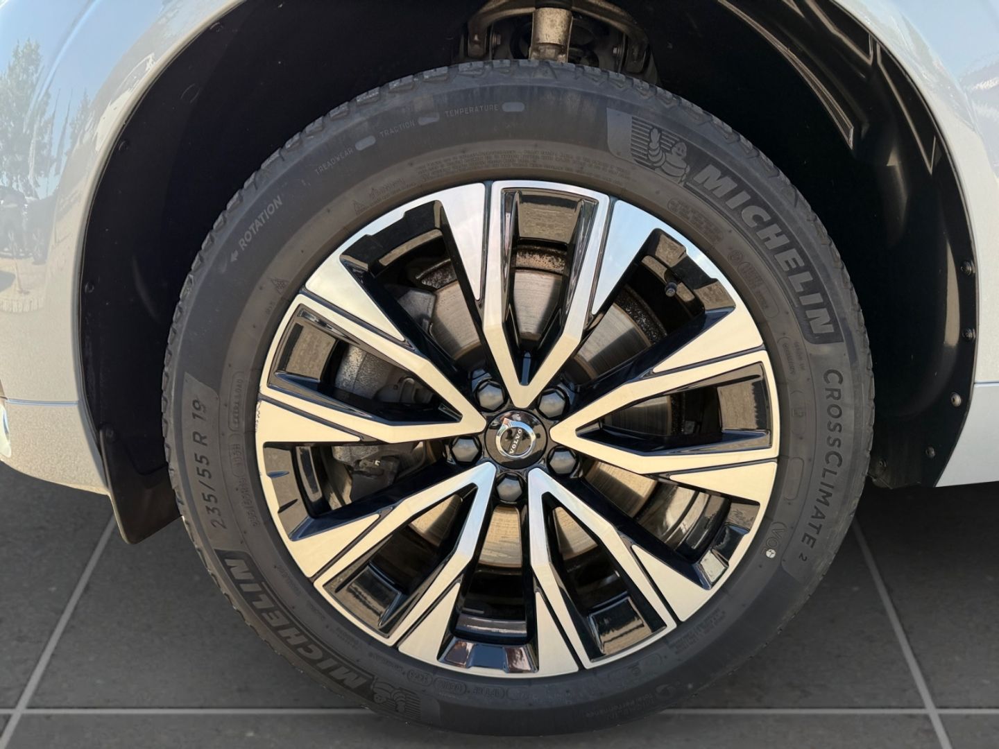 Volvo XC60 B4 Plus Dark Harman Kardon Memory Kurvenlic