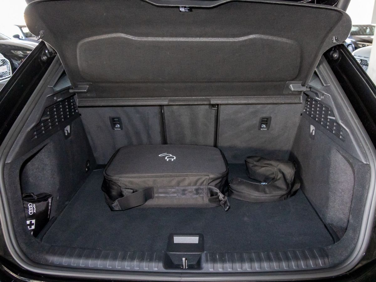 Audi A3 Sportback 45 TFSI e S line - Samsaru's Car Outlet