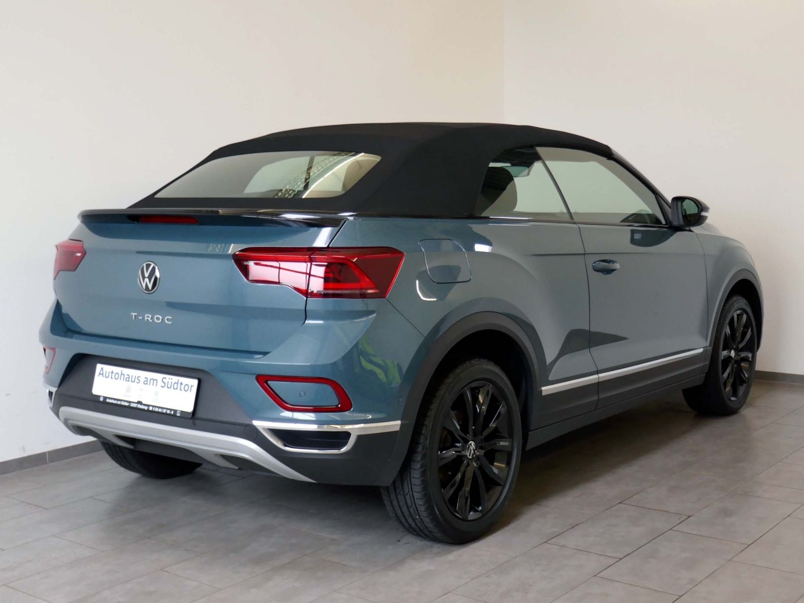 Volkswagen T-Roc Cabriolet Style 1.5 TSI - Samsaru's Car Outlet