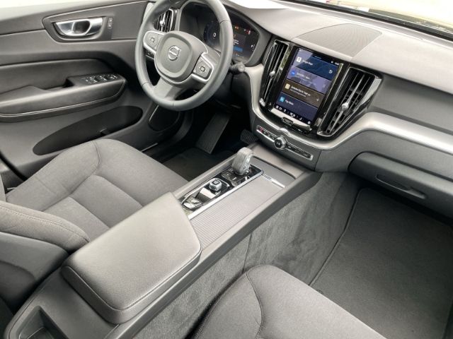 Volvo XC60 B4 2WD Momentum Pro Mild-Hybrid - Samsaru's Car Outlet