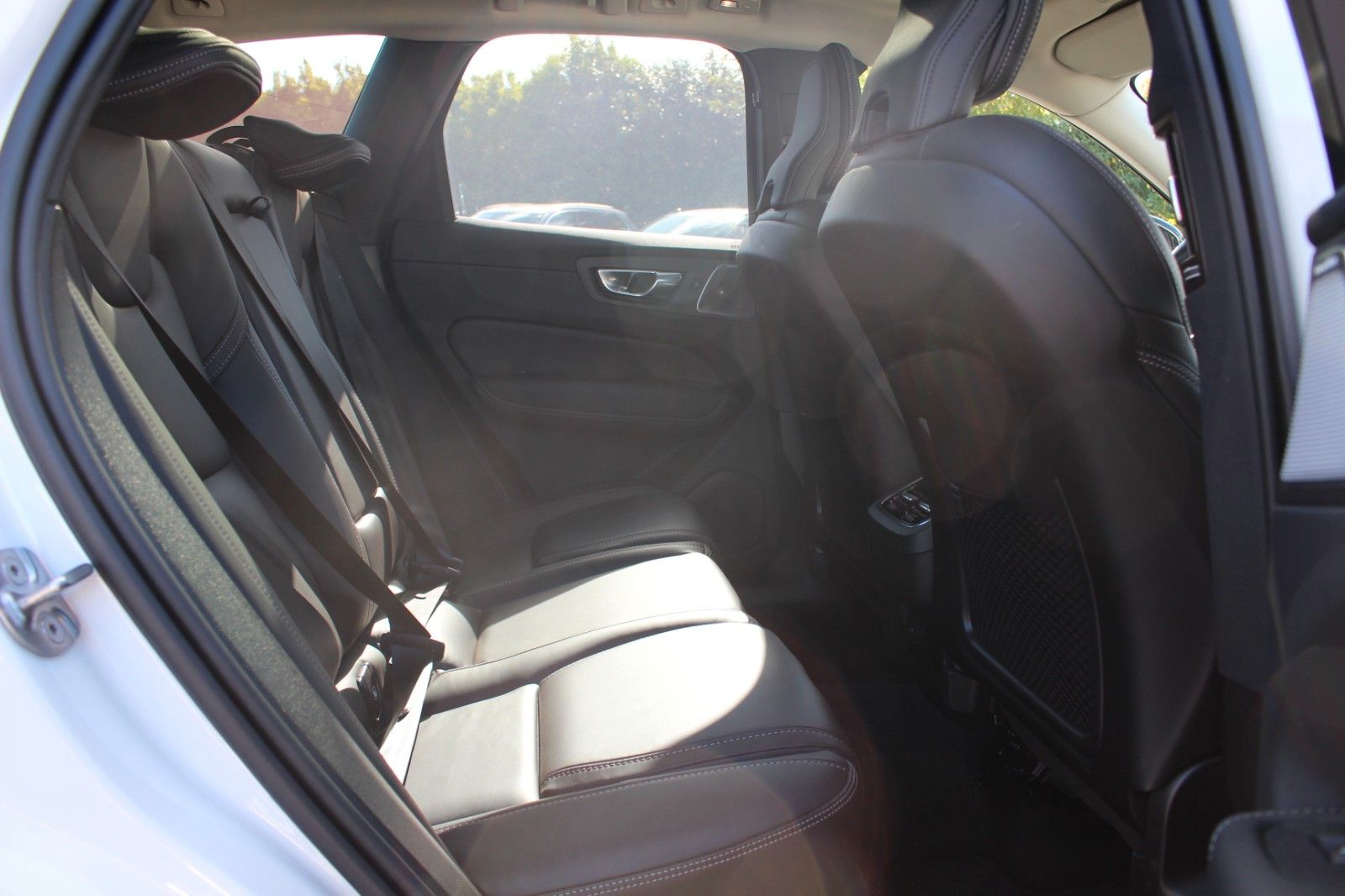 Volvo XC60 B5 Benzin Ultra Dark Massagesitze