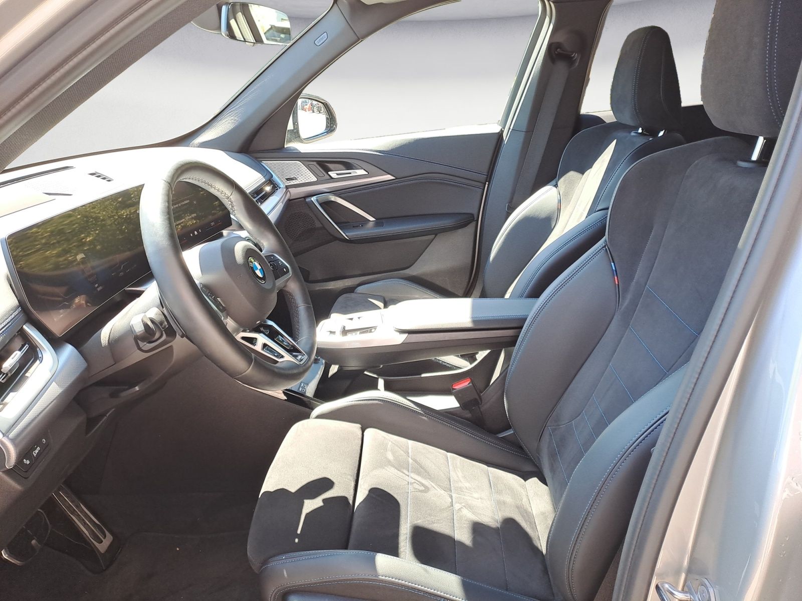 BMW X1 xDrive23i M Sportpaket - Samsaru's Car Outlet