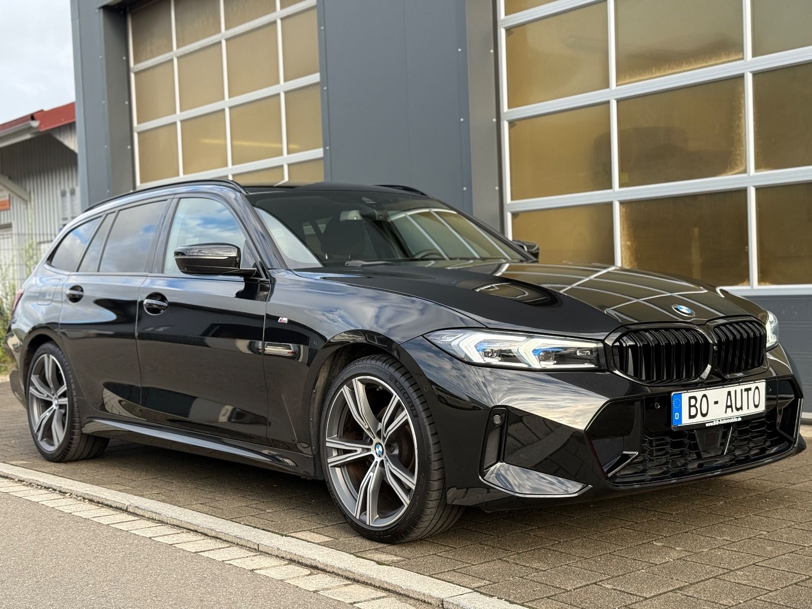 BMW 320 d xDrive M-SPORT FACELIFT AHK Innovation ACC