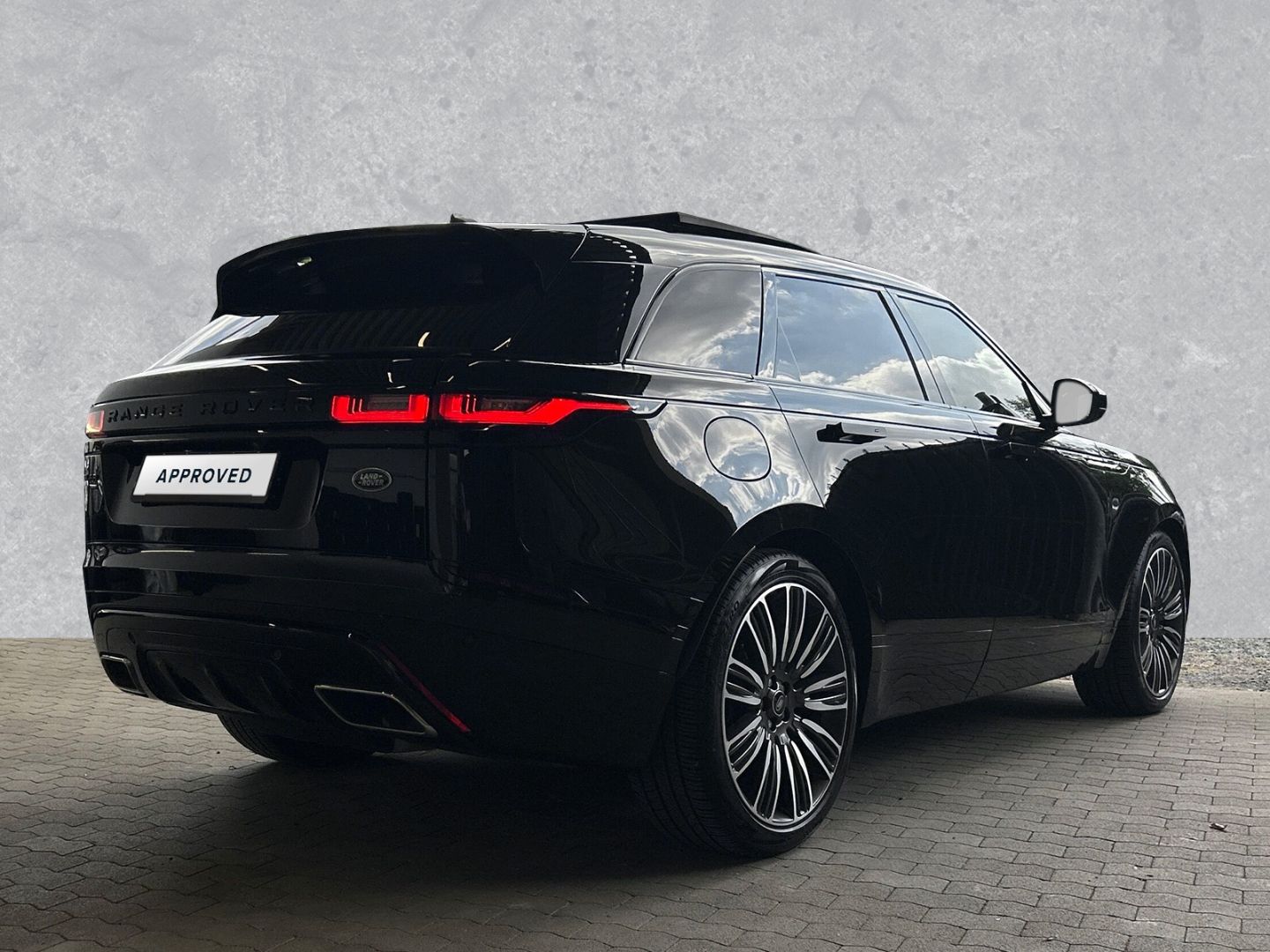 Range Rover Velar R-Dynamic SE 3.0 d D300 - Samsaru's Car Outlet